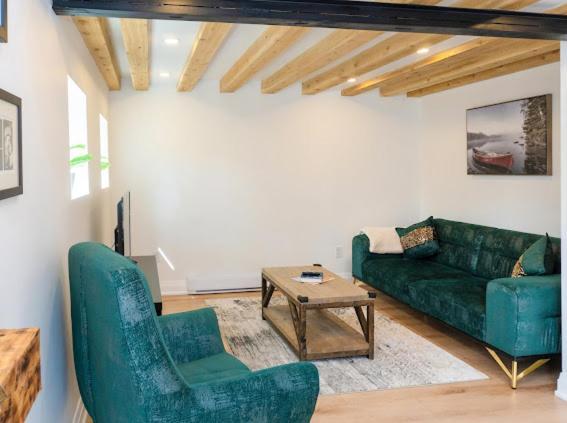 Cozy Cottage Style House Kitchener Bagian luar foto