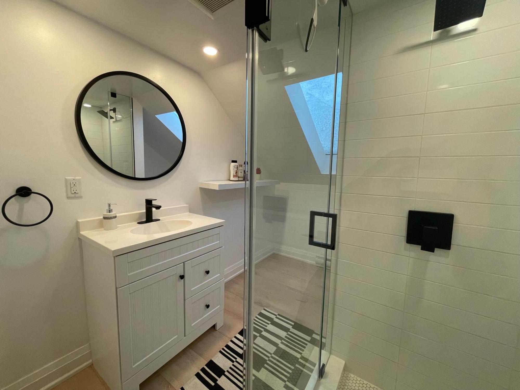Cozy Cottage Style House Kitchener Bagian luar foto